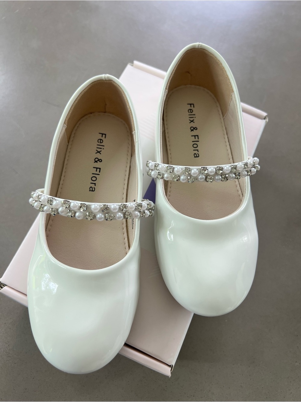 Felix & Flora Girls' White Pearl-Embellished Mary Jane Dress Shoes